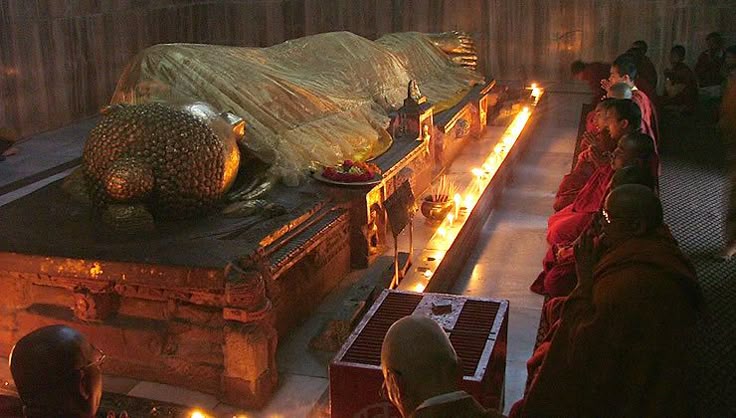 Buddhist Tour with Golden Triangle (Nepal)